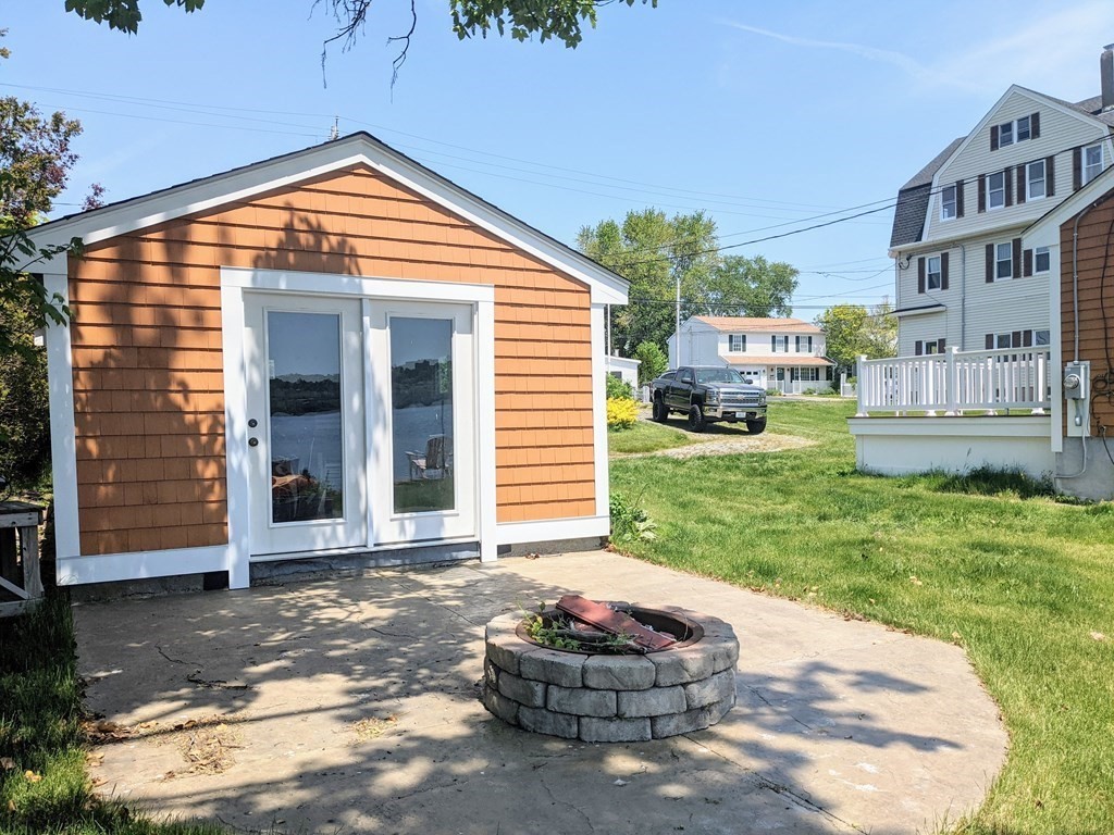 1516 Riverside Avenue Somerset, MA 02726 - Photo 4 of 22