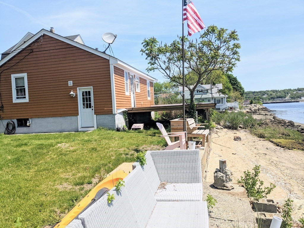 1516 Riverside Avenue Somerset, MA 02726 - Photo 6 of 22