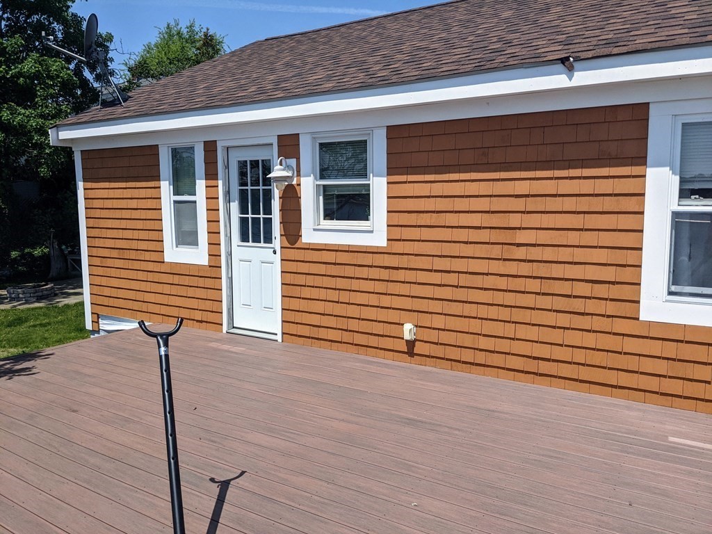 1516 Riverside Avenue Somerset, MA 02726 - Photo 9 of 22