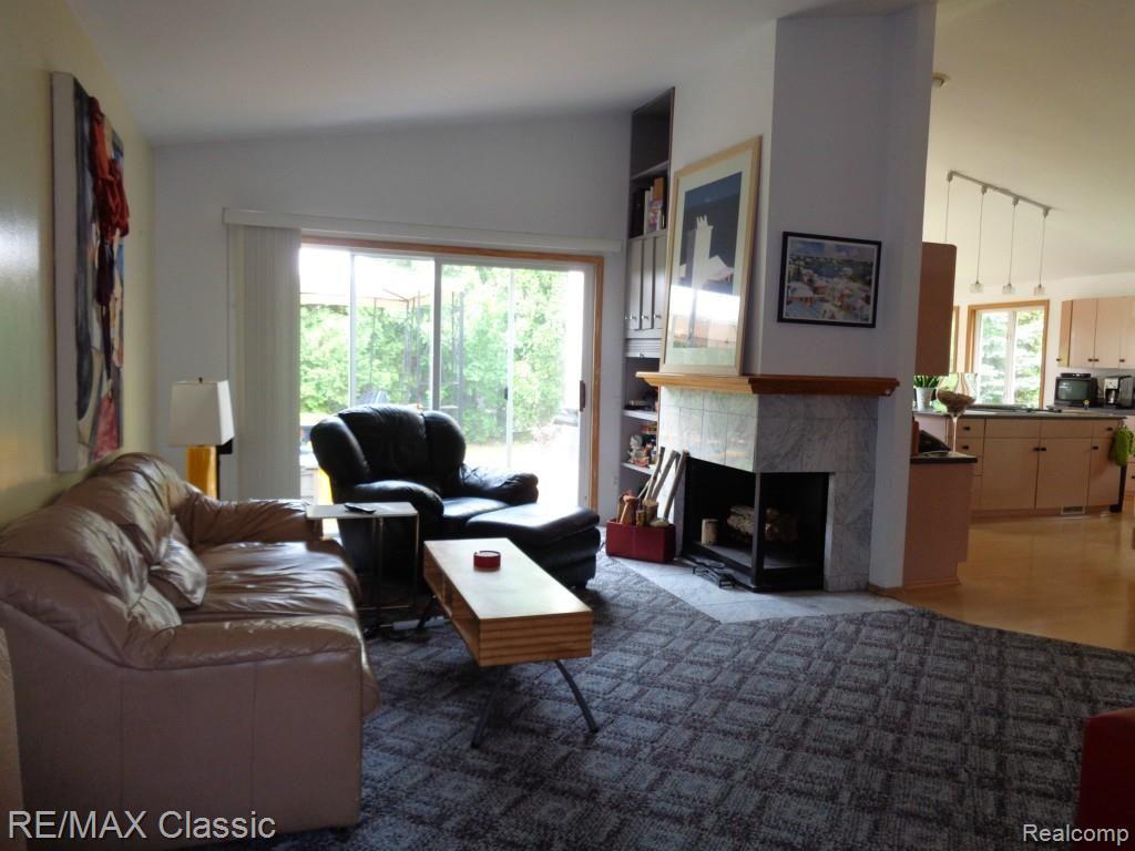 5218 Patrick Road West Bloomfield, MI 48322 - Photo 16 of 17 012.jpg