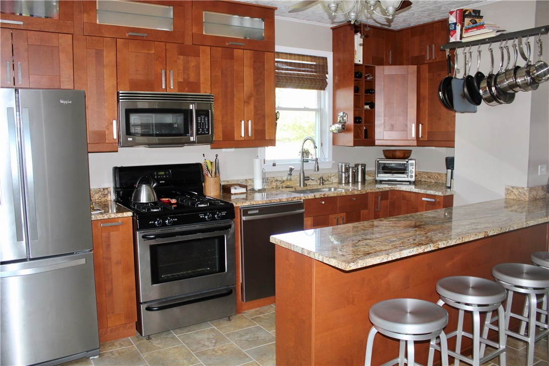 26 Haddon Hill Road Cranston, RI 02905 - Photo 6 of 25 Gallery Image 6