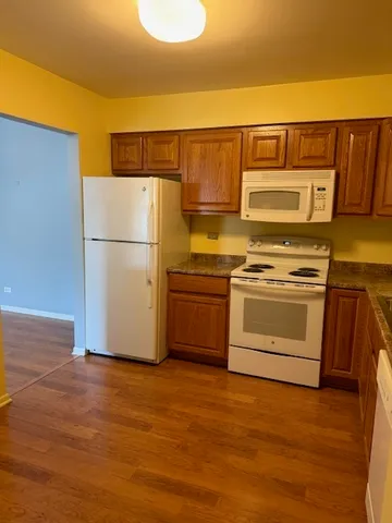 $275,000 | 801 79th Street, Unit 310, Darien, IL 60561