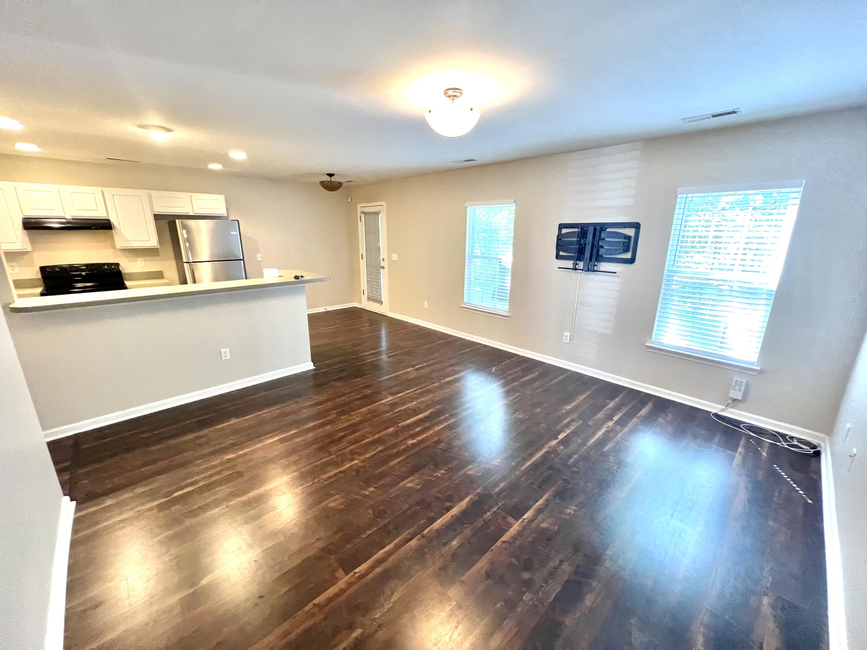 205 Jackson Street Goose Creek, SC 29445 - Photo 5 of 19 IMG_2957