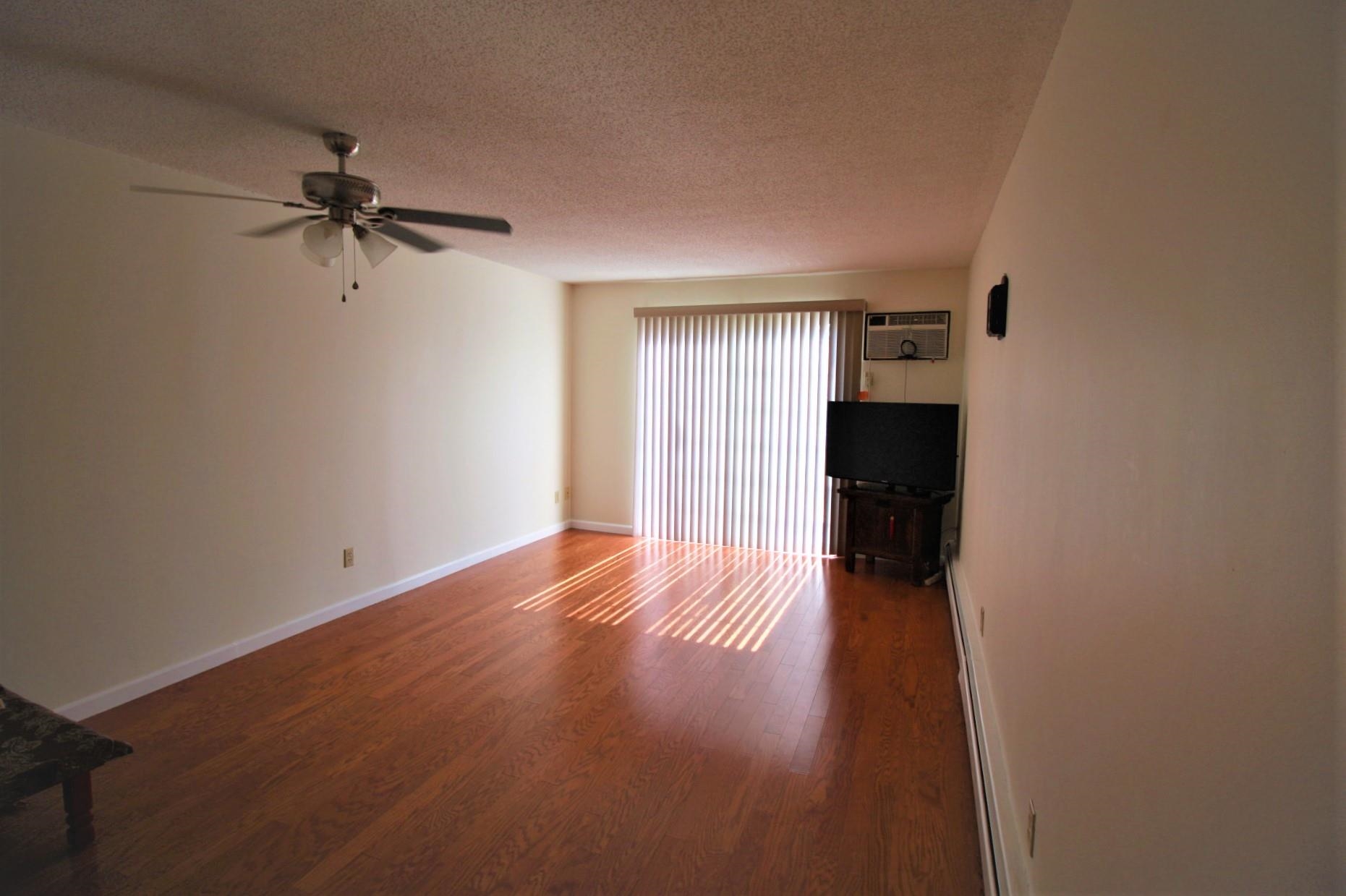 377 Huse Road, Unit 32 Manchester, NH 03103 - Photo 5 of 10