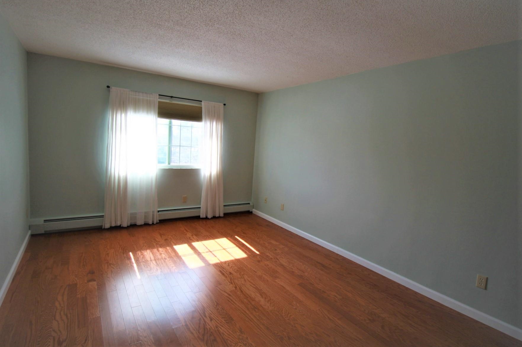 377 Huse Road, Unit 32 Manchester, NH 03103 - Photo 6 of 10