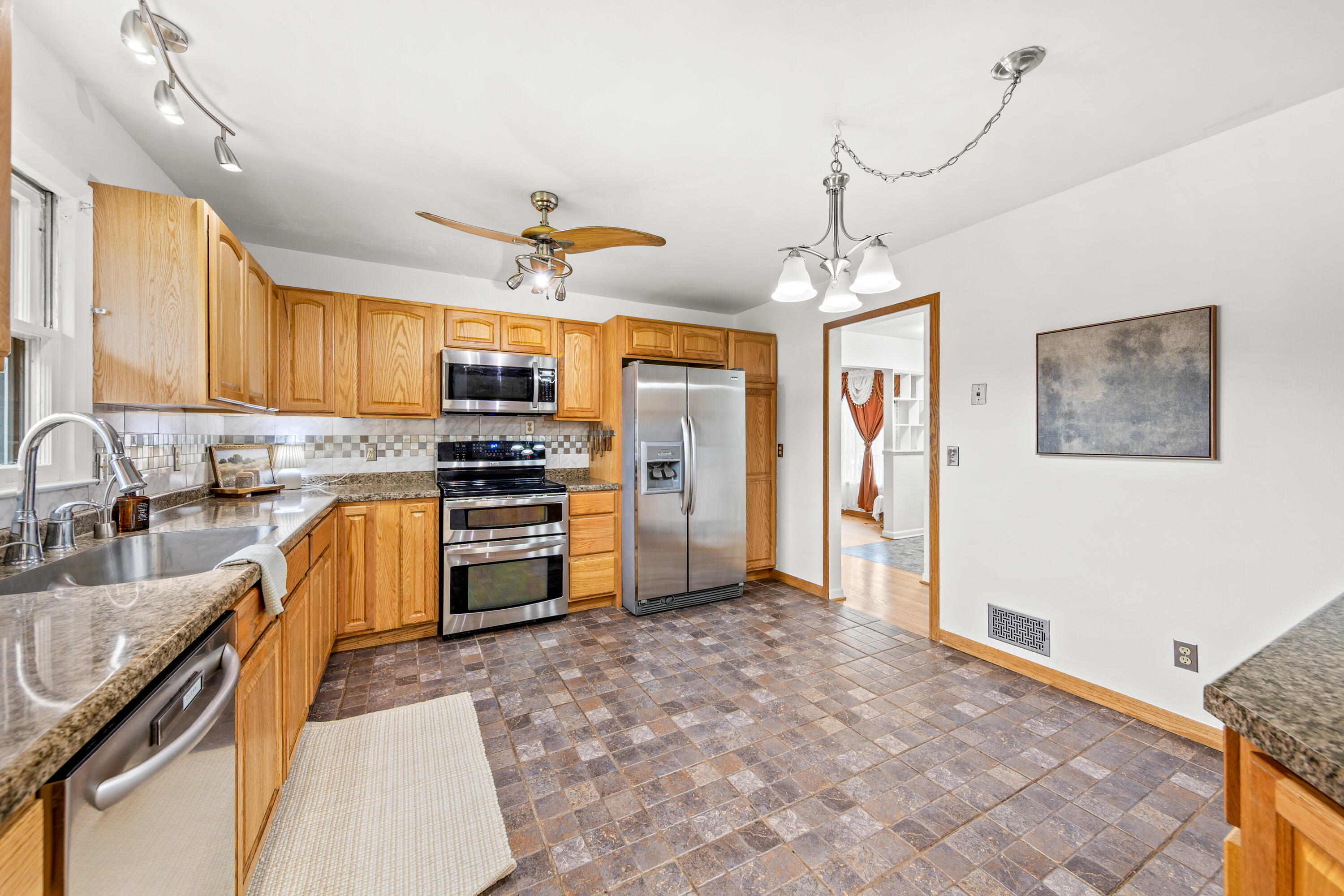 1020 Coronada Drive Racine, WI 53402 - Photo 14 of 29 1020 Coronada Dr-14