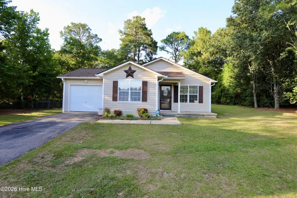 $274,900 | 110 Robin Hood Lane, Aberdeen, NC 28315