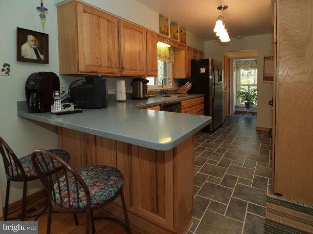6396 Yates Ford Road Manassas, VA 20111 - Photo 5 of 27 Kitchen