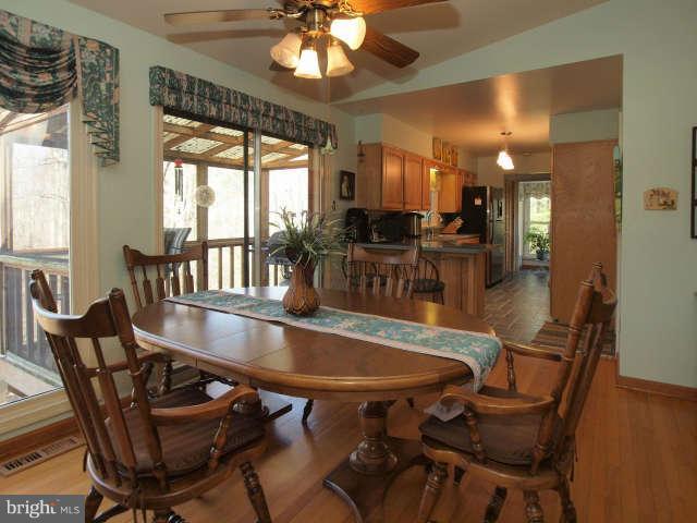 6396 Yates Ford Road Manassas, VA 20111 - Photo 8 of 27 Dining Room