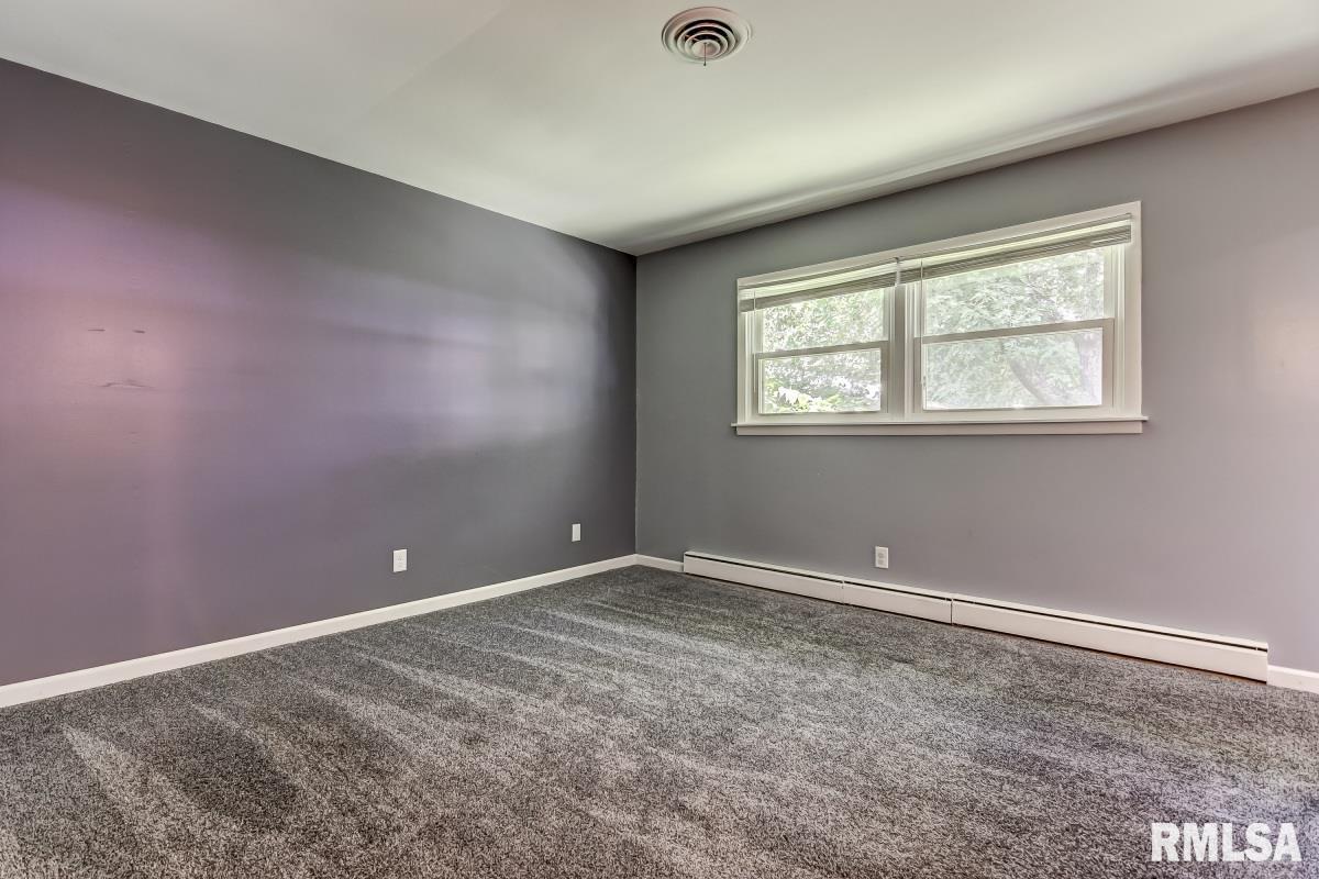 3031 Rita Avenue Springfield, IL 62703 - Photo 8 of 26