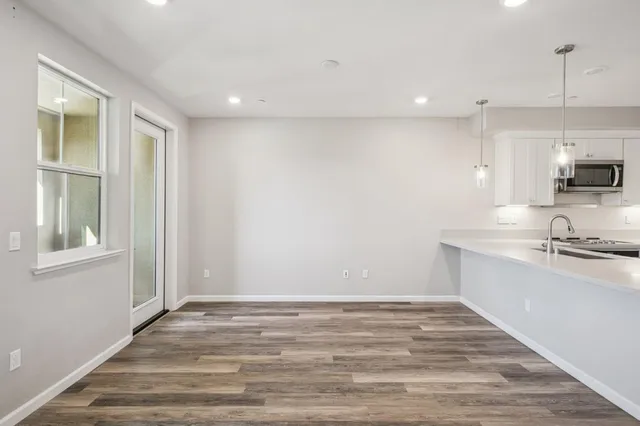 $3,975 | 605 El Camino Real, Redwood City, CA 94063