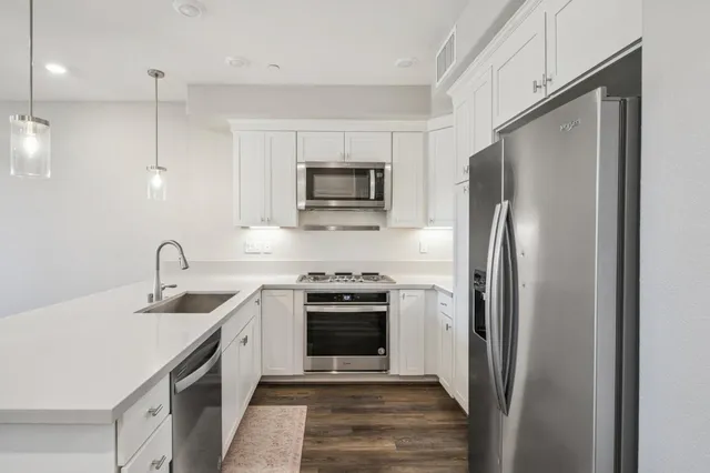 $3,975 | 605 El Camino Real, Redwood City, CA 94063