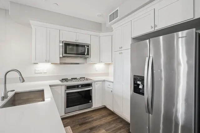 $3,975 | 605 El Camino Real, Redwood City, CA 94063