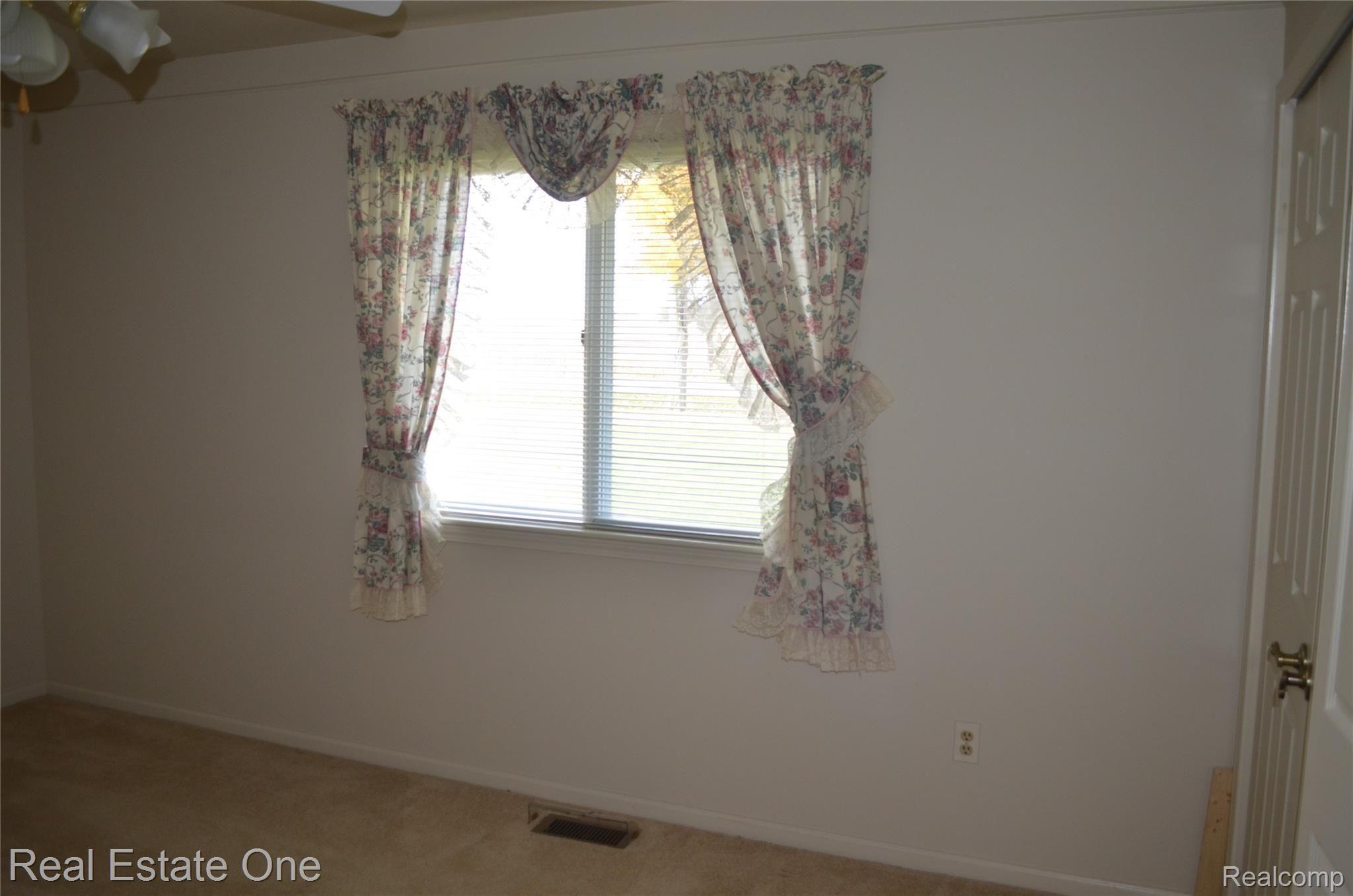 11372 East Juddville Road Flushing, MI 48433 - Photo 18 of 38 DSC_0492.JPG