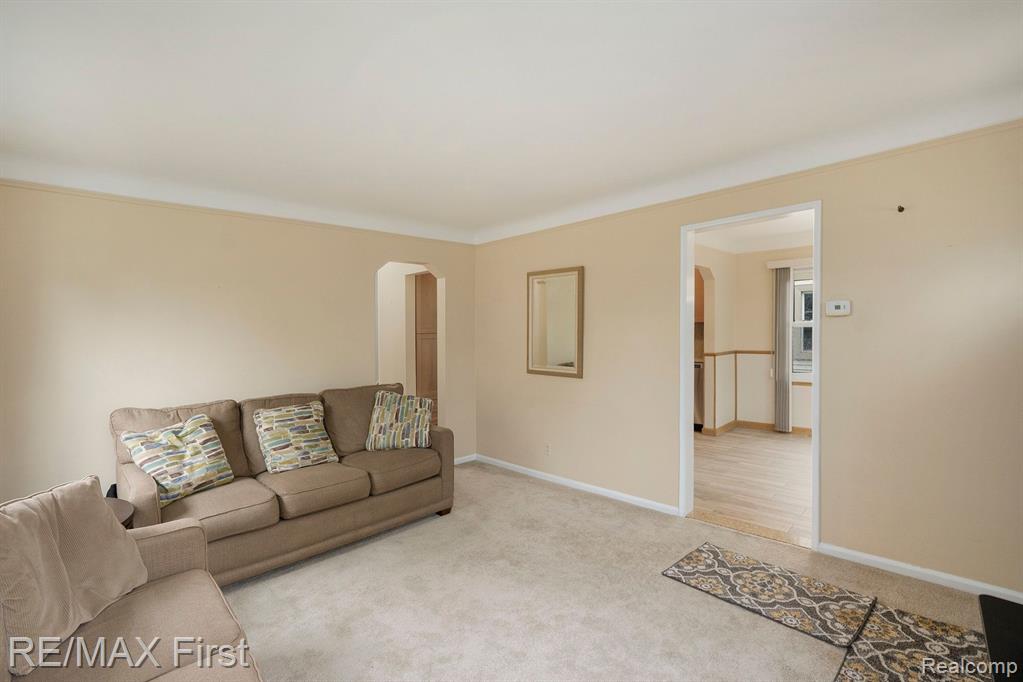 1371 Eaton Road Berkley, MI 48072 - Photo 5 of 19