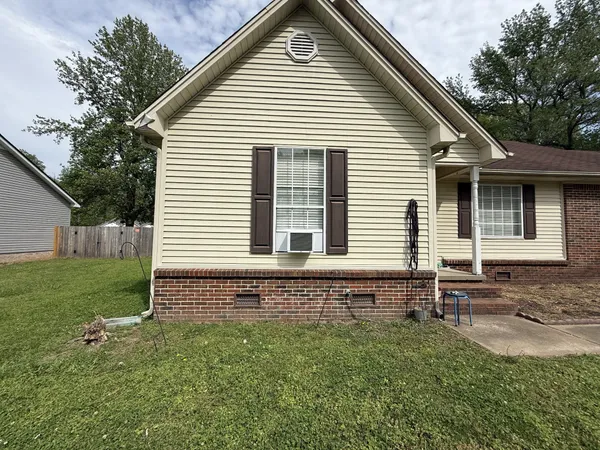 $219,000 | 147 Candlewick Drive, Jackson, TN 38305