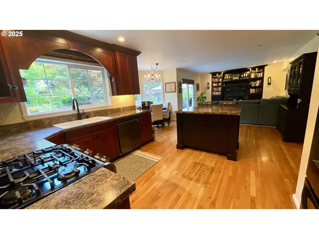 $675,000 | 126 Songbird Court, Roseburg, OR 97470