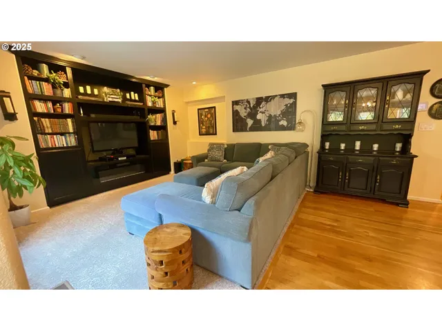 $675,000 | 126 Songbird Court, Roseburg, OR 97470