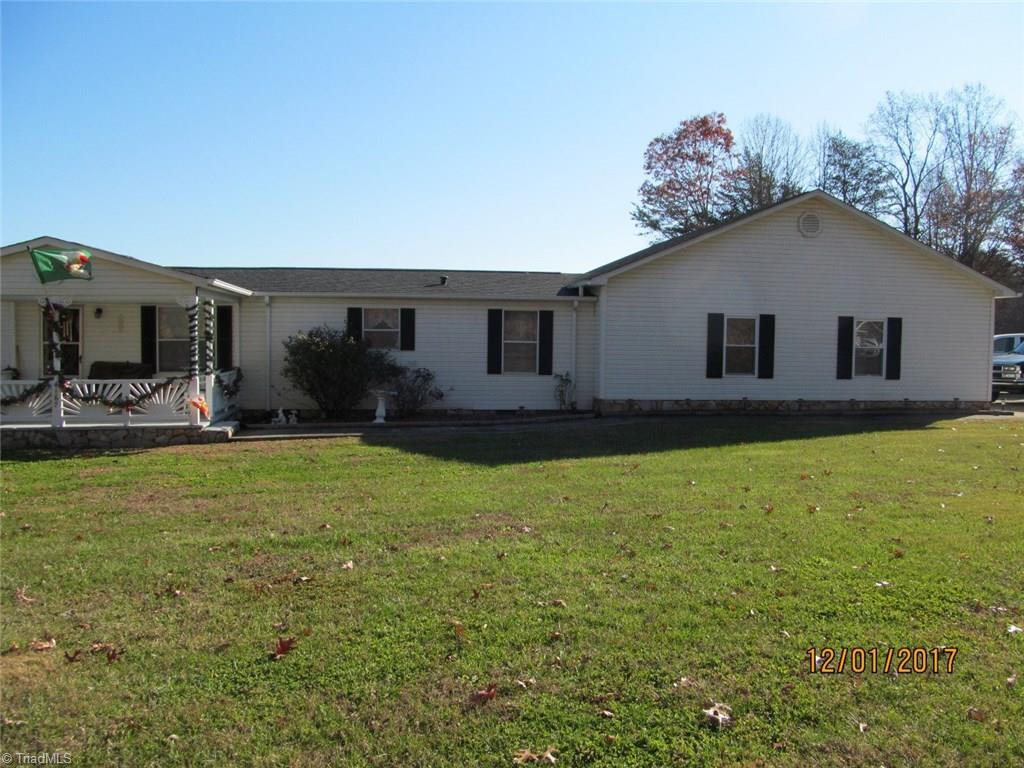 4167 Rockford Road Dobson, NC 27017 - Photo 4 of 28 Gallery Image 4