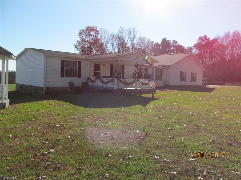 4167 Rockford Road Dobson, NC 27017 - Photo 5 of 28 Gallery Image 5