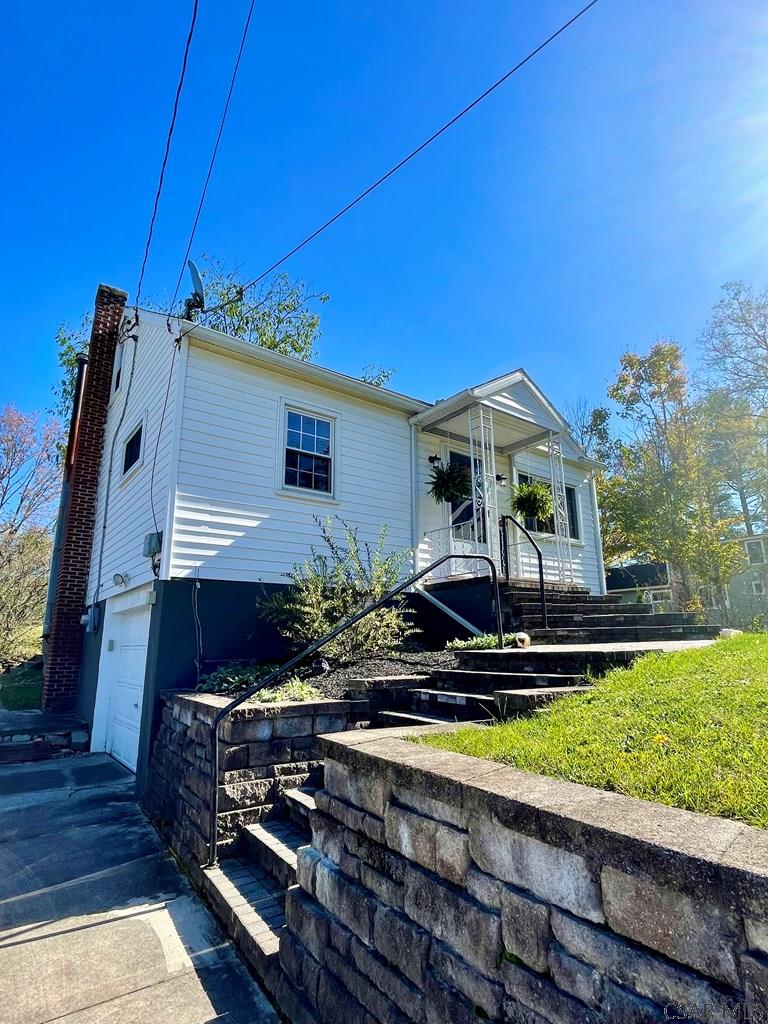 448 Highland Park Road Johnstown, PA 15904 - Photo 3 of 26