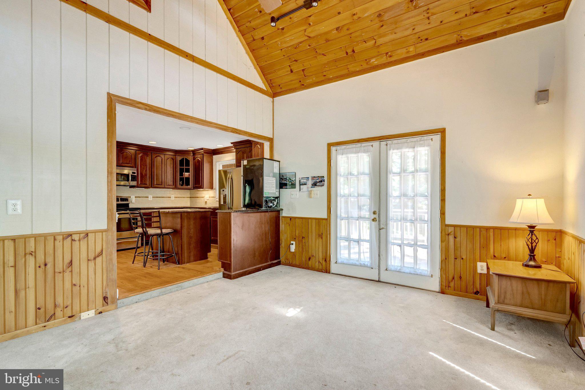 8844 McGrath Road Manassas, VA 20112 - Photo 10 of 27 Cozy space with rustic charm.