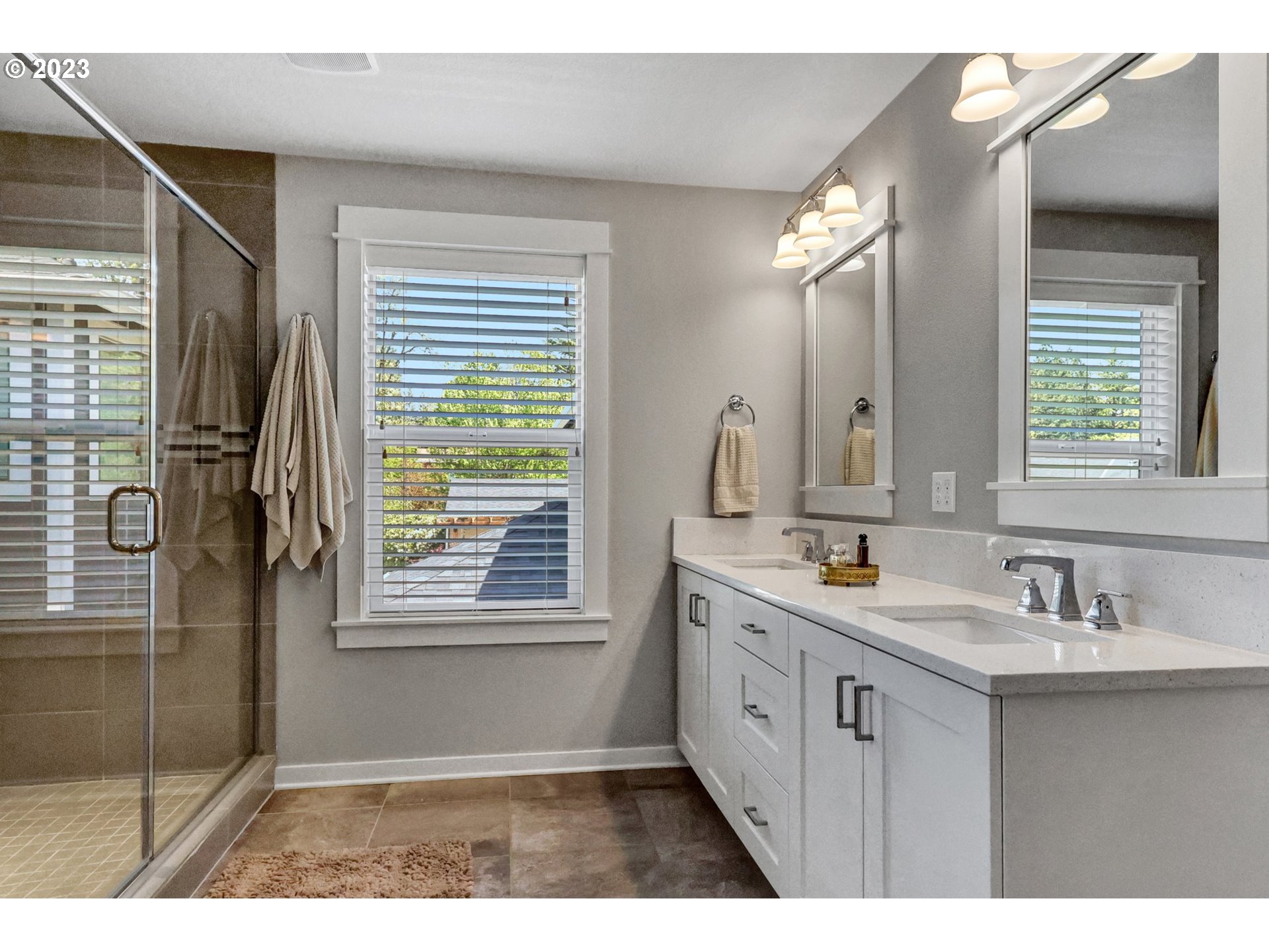 4483 Southwest Carson Street Portland, OR 97219 - Photo 13 of 20 Gallery Image 13