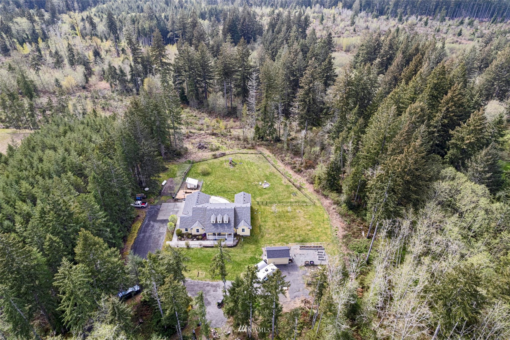 10616 Sidney Road Southwest Port Orchard, WA 98367 - Photo 9 of 39 Gallery Image 9