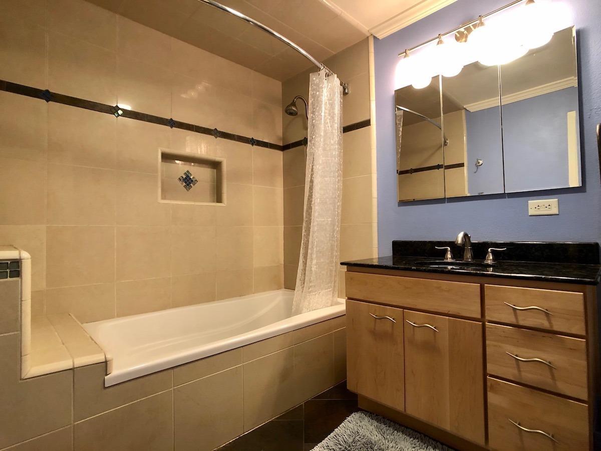 6915 Rapp Lane Talent, OR 97540 - Photo 21 of 40 Family bathroom