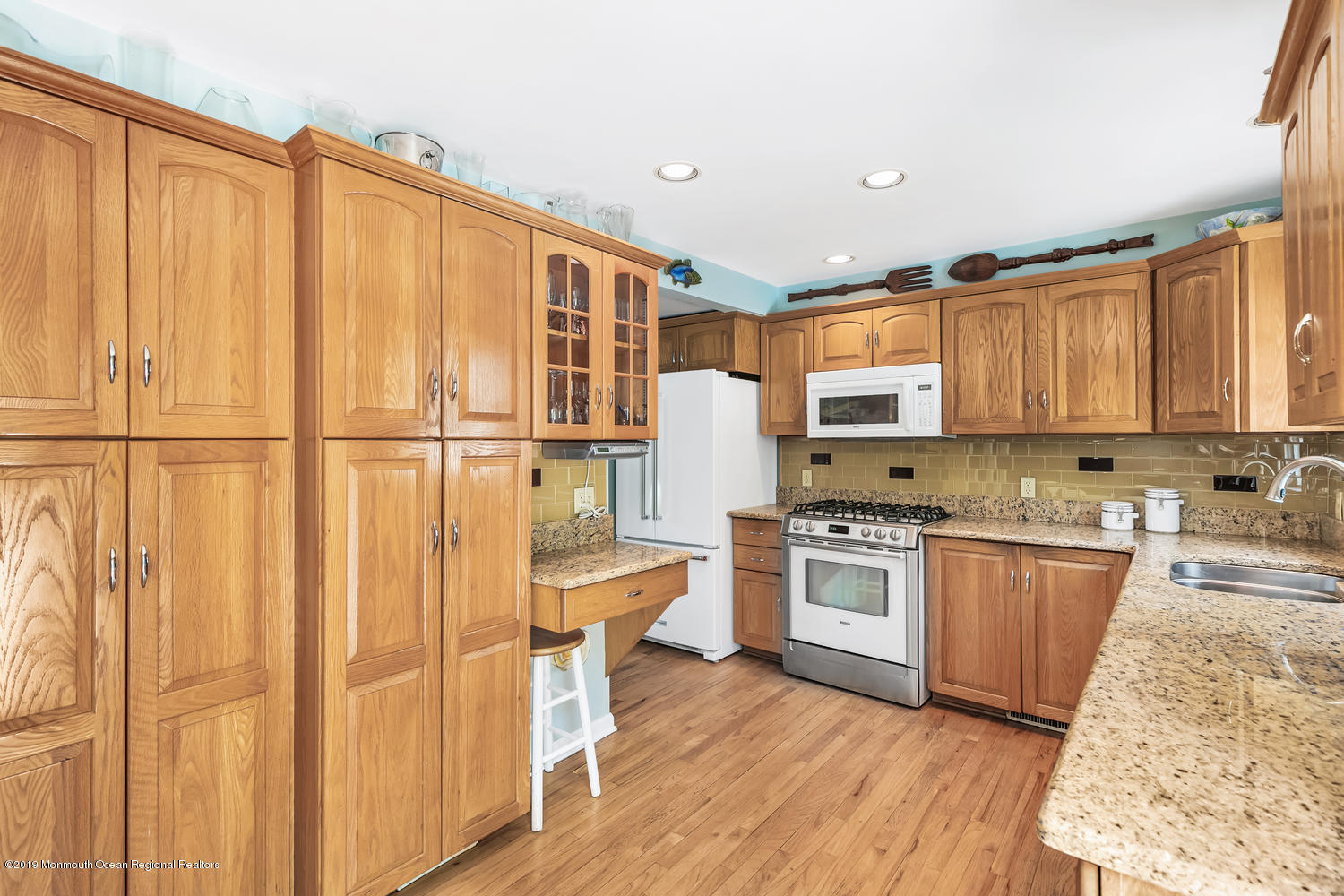 49 Standish Road Little Silver, NJ 07739 - Photo 9 of 20 Eat-in Kitchen