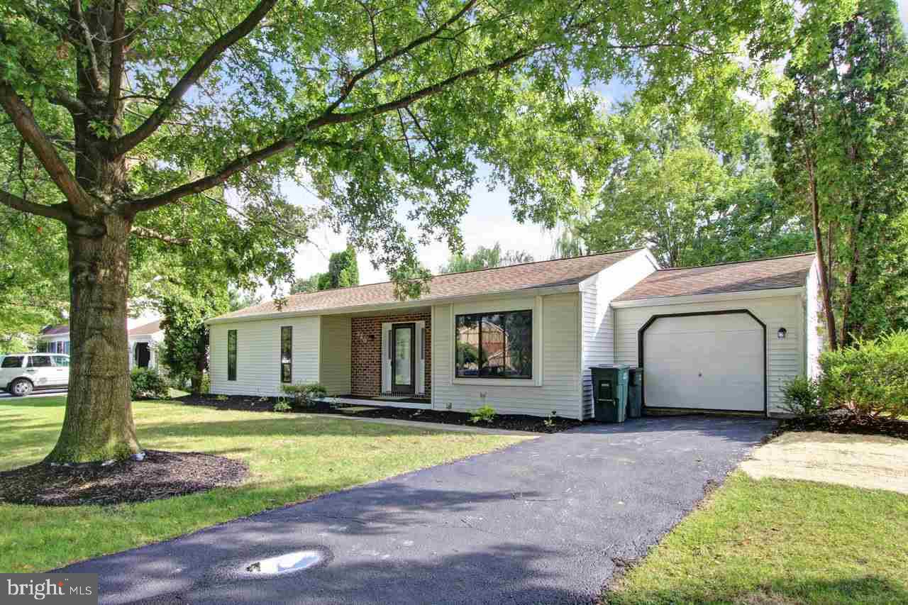 320 Norhurst Road York, PA 17402 - Photo 2 of 22 Gallery Image 2
