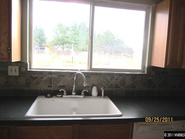 10890 Chestnut Street Reno, NV 89506 - Photo 4 of 13 Photo 4