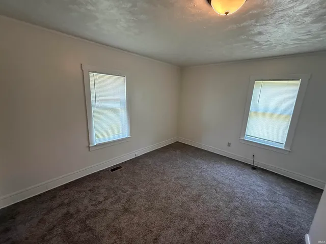 $990 | 406 17th Street, Unit A, Bedford, IN 47421