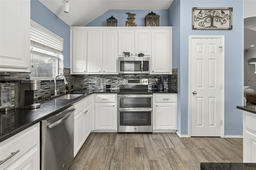 7918 Kings Court Rowlett, TX 75089 - Photo 14 of 39