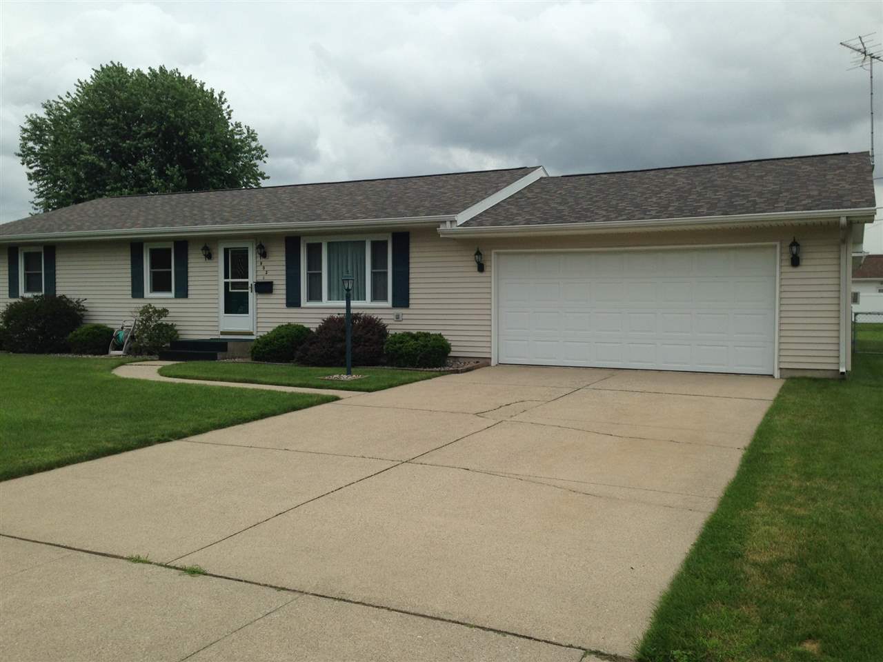 903 Clover Street Rochester, IN 46975 - Photo 1 of 15
