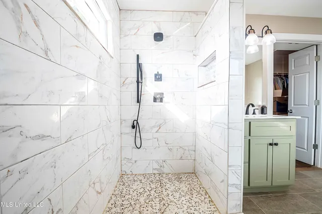 $460,000 | 3126 South Slayden Road, Lamar, MS 38642