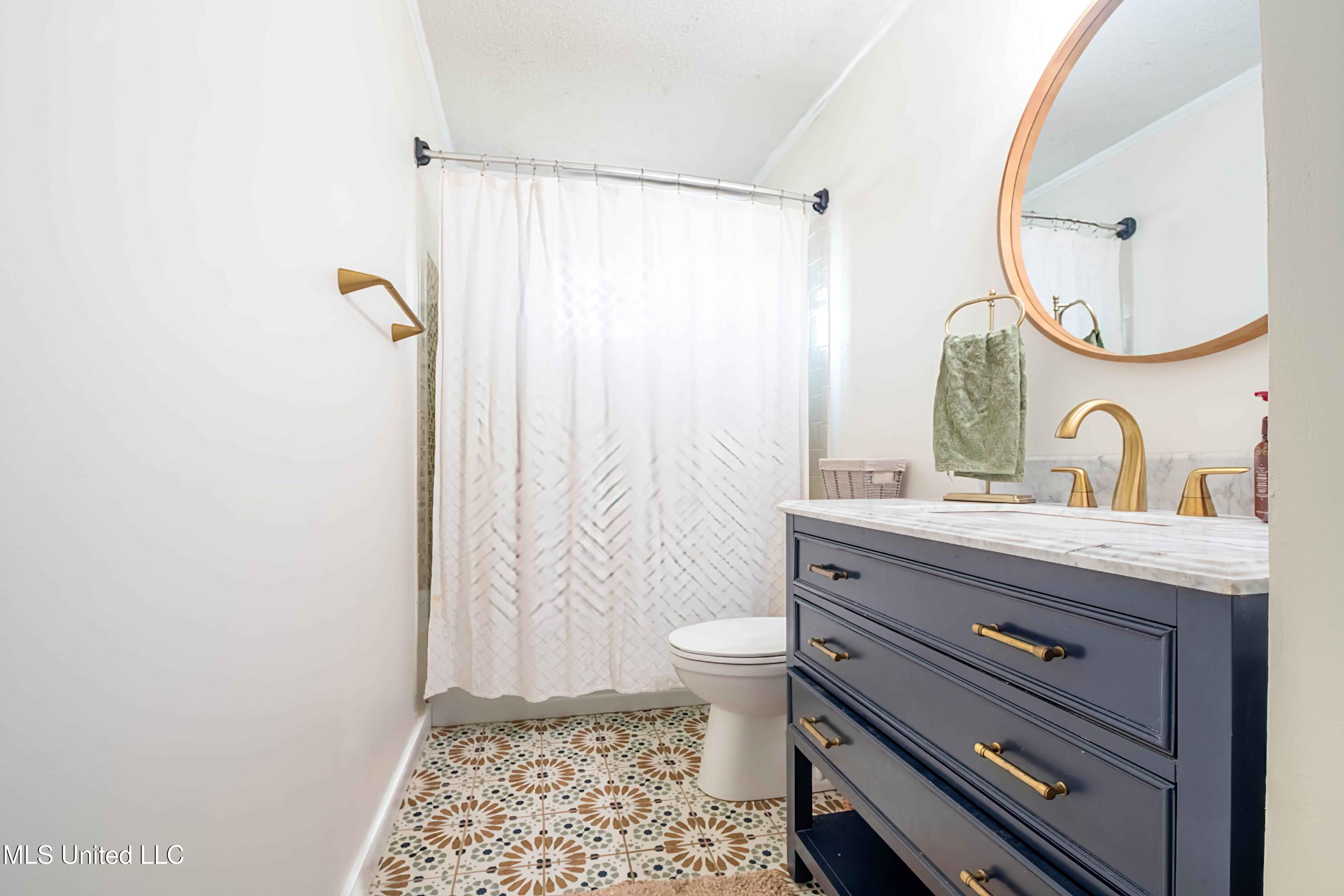 3126 South Slayden Road Lamar, MS 38642 - Photo 25 of 31 Bathroom 2