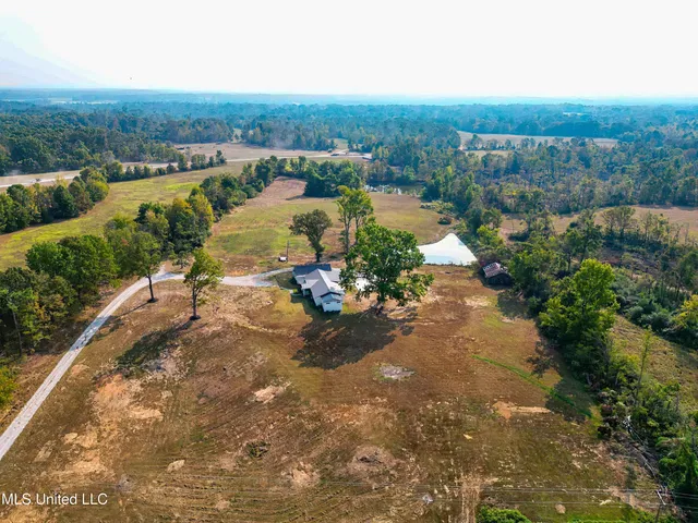 $460,000 | 3126 South Slayden Road, Lamar, MS 38642