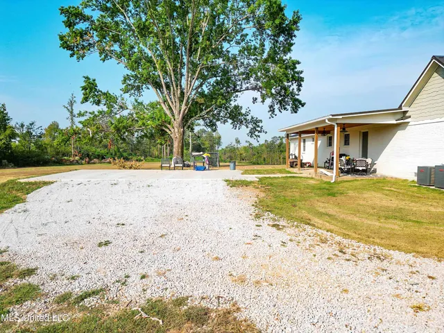 $460,000 | 3126 South Slayden Road, Lamar, MS 38642