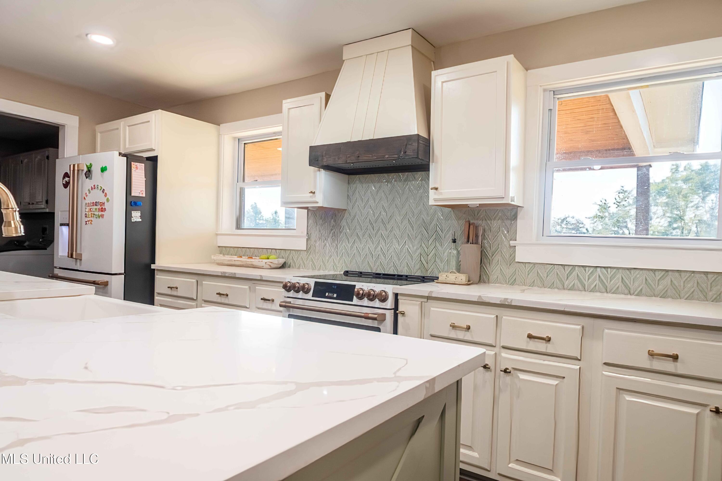 3126 South Slayden Road Lamar, MS 38642 - Photo 8 of 31 Kitchen