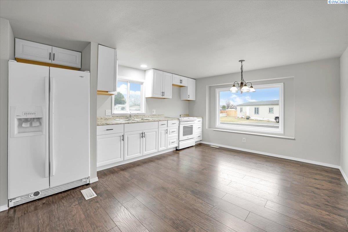 200802 East Game Farm Road, Unit 143 Kennewick, WA 99337 - Photo 5 of 20 Gallery Image 5