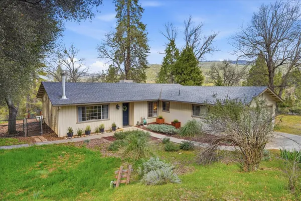 $429,900 | 50047 Hangtree Lane, Oakhurst, CA 93644