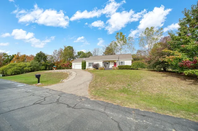 $319,900 | 3584 Hunters Court, Grass Lake, MI 49240
