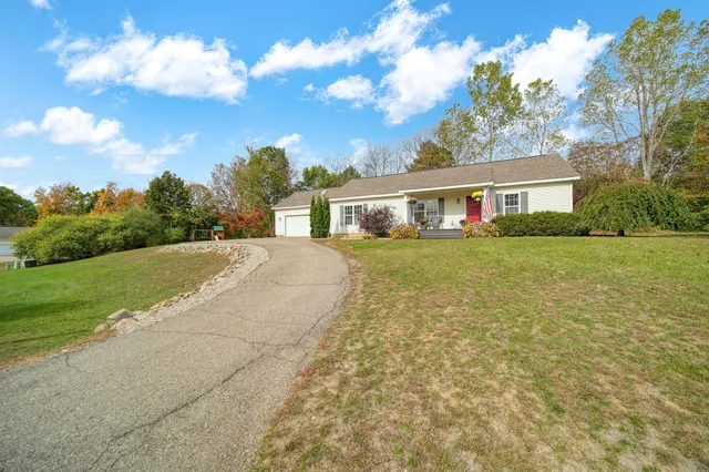 $319,900 | 3584 Hunters Court, Grass Lake, MI 49240