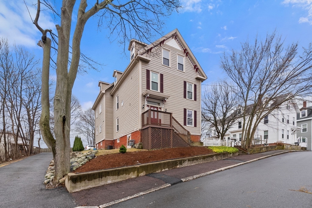 11 Symonds Street, Unit 2 Salem, MA 01970 - Photo 4 of 30