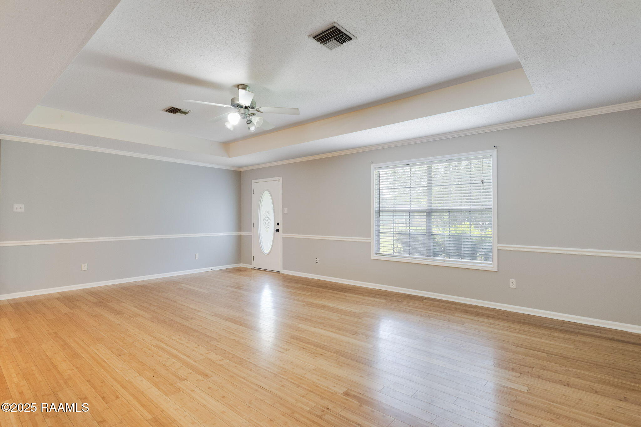 400 Lebesque Road Lafayette, LA 70507 - Photo 3 of 17 Living Room