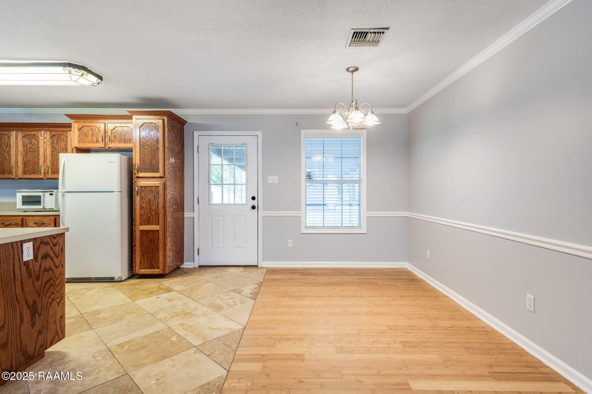 400 Lebesque Road Lafayette, LA 70507 - Photo 7 of 17 Back Entrance and Breakfast Nook