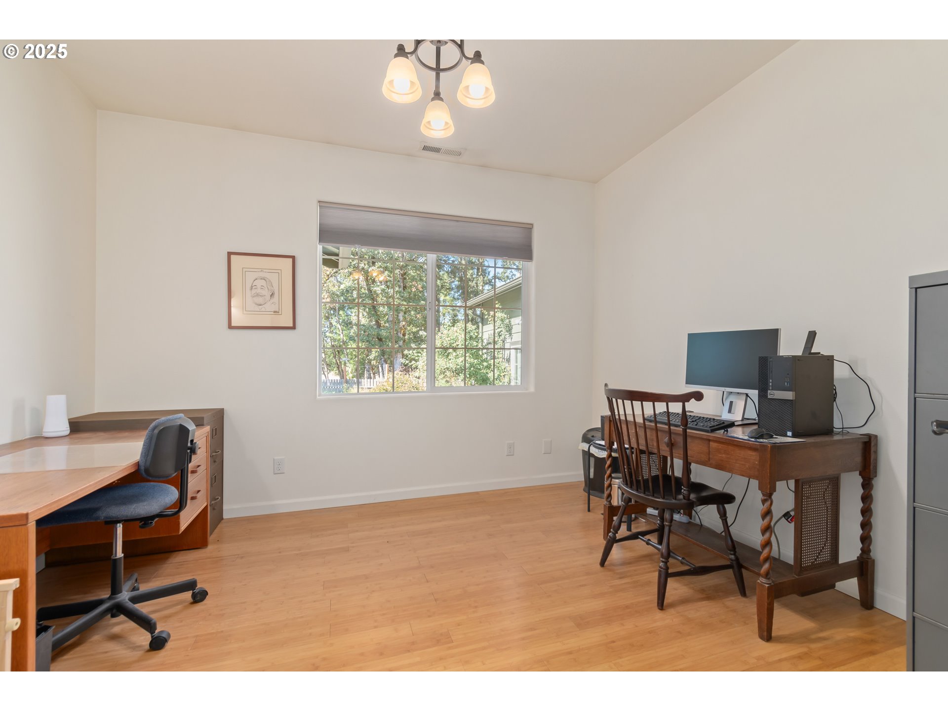 78691 Sears Road Cottage Grove, OR 97424 - Photo 15 of 48 a workspace with furniture and a window