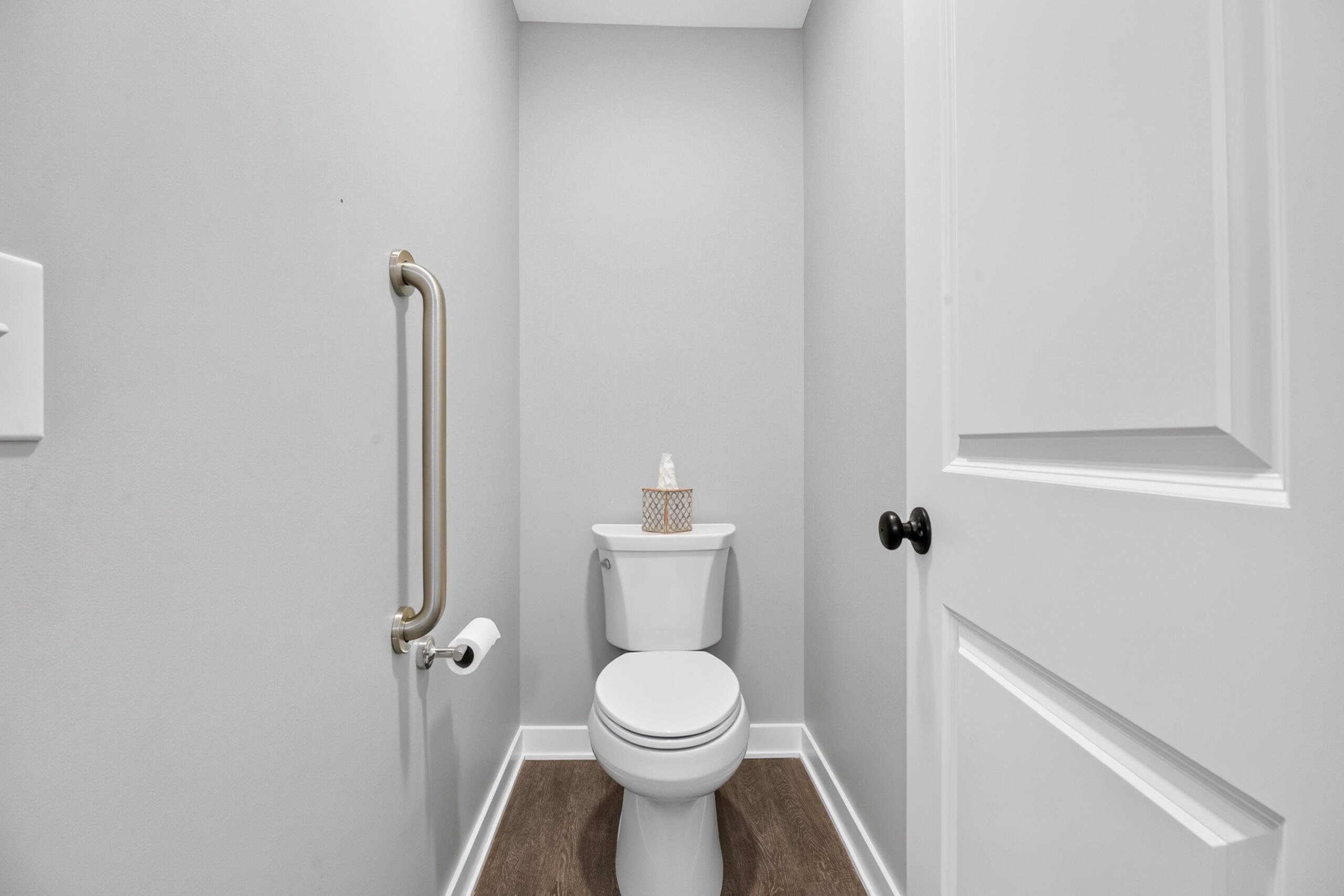 3848 Wetherington Pointe Kalamazoo, MI 49009 - Photo 16 of 36 Primary with seperate water closet