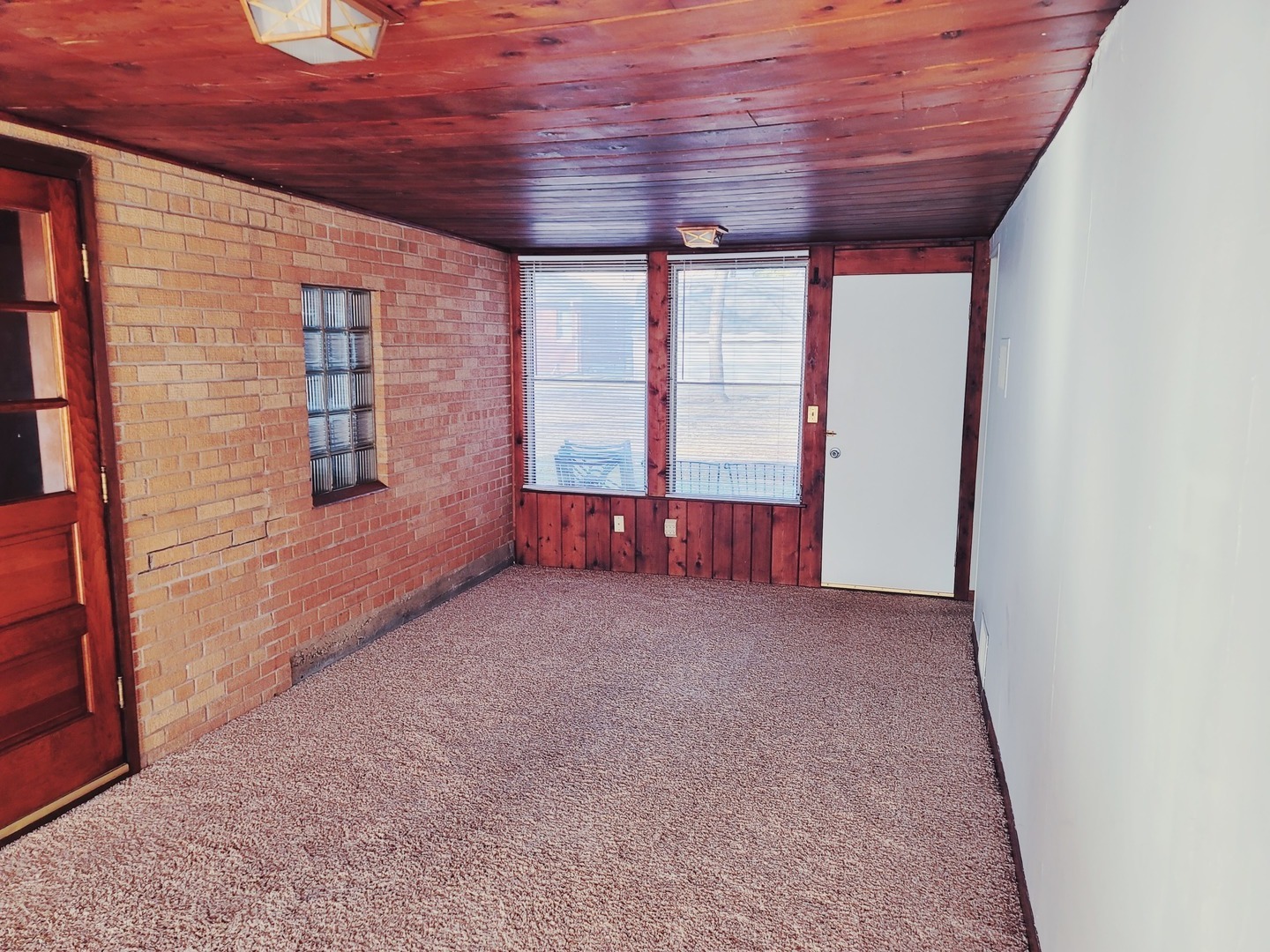 27W130 Bauer Road Naperville, IL 60563 - Photo 9 of 19
